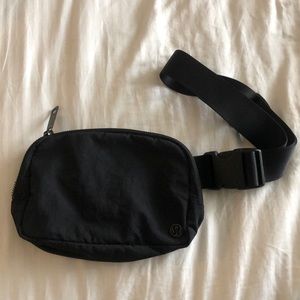 Lululemon everywhere best bag